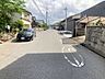 その他：東側前面道路
