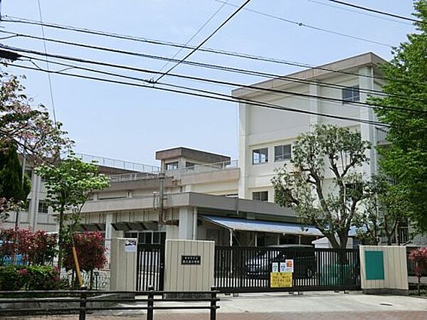 画像17:【小学校】横須賀市立鶴久保小学校まで439ｍ