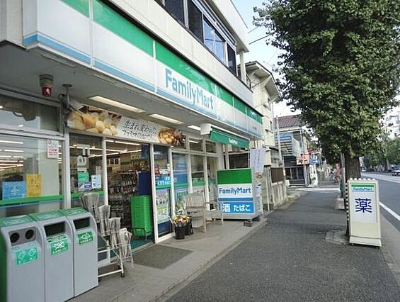 ファミリーマー...