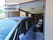 来客時やご家族それぞれのお車にも対応できる駐車スペース2台分を確保。将来のライフスタイルの変化にも柔軟に対応できます。