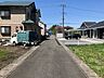 外観：前面道路含む現地写真