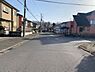 外観：前面道路含む現地写真