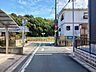 外観：前面道路含む現地写真