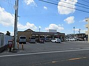 セブンイレブンあま木田店　アメリカ合衆国発祥のコンビニエンスストア「セブンイレブン」。パンだけでなく、お惣菜も美味しく、種類も豊富です。 530m