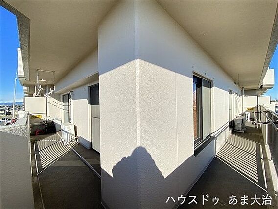 角部屋なので、...