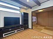リビングの延長として活用できる続き間和室は便利な空間です。来客用としてはもちろん、お子様のプレイスペースとしてもお使いいただけます。※実写よりCGにて家具消しをしたものです。