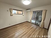 1階納戸です。寝室としての活用も◎ご自宅でお仕事をされたい方のワークスペースとしても活用できそうですね。※実写よりCGにて家具消しをしたものです。