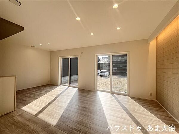 リビング/ダイニングを拡大表示