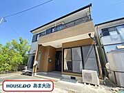 三宅小学校まで徒歩5分。お子様の通学にも安心な平和町下三宅北出エリアにオール電化・太陽光発電システム搭載の4LDK中古戸建の登場です。