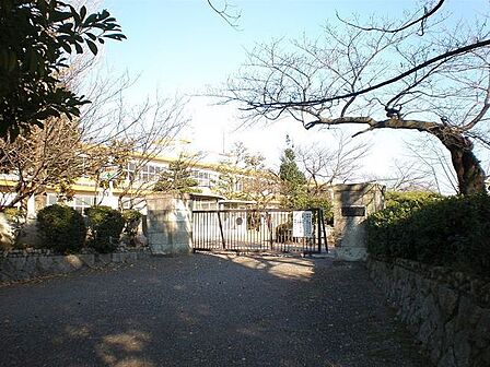 篠岡小学校 460m