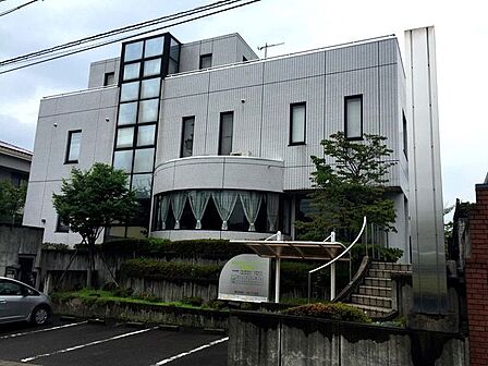 加藤内科こどもクリニック【加藤内科こどもクリニックは内科と小児科を中心に診療し、子どもから大人まで幅広い世代の健康を支える地域密着のかかりつけ医として安心して通えるクリニックです。】 590m