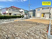 【東向きの土地】東向きの土地は朝日が心地よく差し込み、一日の始まりを明るく快適に迎えられます！家族が自然と笑顔になる爽やかな朝の光に包まれ、毎日を前向きにスタートできる魅力的な住環境です！