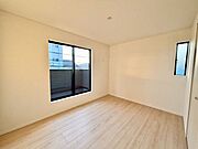 広々としたお部屋は家具の配置やインテリアデザインがしやすく、自分好みの居心地の良い空間を作れます♪