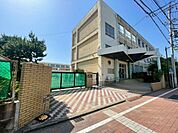 枇杷島小学校 890m
