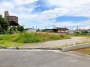 【通学しやすい立地】篠岡小学校まで徒歩9分、篠岡中学校までは徒歩9分と通学時間が短くなることで、子どもたちの負担も軽減♪送り迎えもしやすく、子育て世帯にとって嬉しい住環境が整っています！