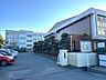 周辺：応時中学校【小牧市の公立中学校で比較的生徒数が多く活気ある学校。近隣に小学校や保育園があり子育て環境が整っています。イオンも近く日常の買い物に便利な立地で、生活利便性の高いエリアです。】 1200m