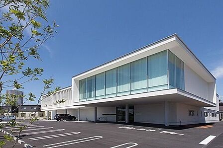 桃花台スマイルクリニック【住宅地が広がる桃花台エリアに位置し、周辺には戸建てやマンションが並ぶ生活圏。内科・小児科などの日常的な診療に対応し、地域のかかりつけ医として身近に利用できるクリニックです…