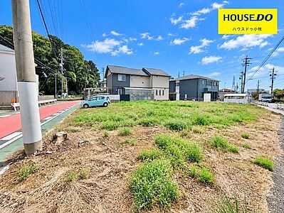 外観：【小牧市小木3丁目】小木小学校まで徒歩7分、コンビニやドラックストアまでは徒歩5分と家族で暮らしやすい環境が整っています♪分筆も可能で、暮らしのスタイルに合わせたマイホームづくりを楽しめます！