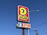 周辺：デイリーヤマザキ小牧三ツ渕店【住宅地と主要道路に近く立ち寄りやすい立地。店内調理の焼きたてパンも魅力で、通勤やお出かけの合間に日常の買い物を支えてくれる便利なコンビニです。】 1500m