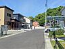 外観：前面道路含む現地写真
