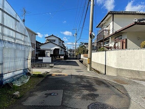 接道北側を東側...