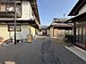 和室：左手が2階建て、正面から右手が平屋建て。