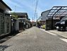 外観：前面道路含む現地写真