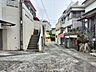 外観：東側道路 西から東方向