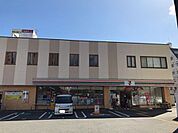 セブン-イレブン 高知本町1丁目店 250m