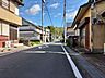 外観：前面道路含む現地写真