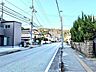 外観：前面道路含む現地写真