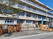 高知市立小高坂小学校 市立小高坂小学校 190m