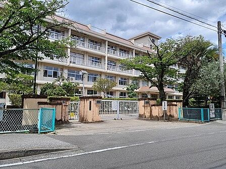 高知市立昭和小学校 650m