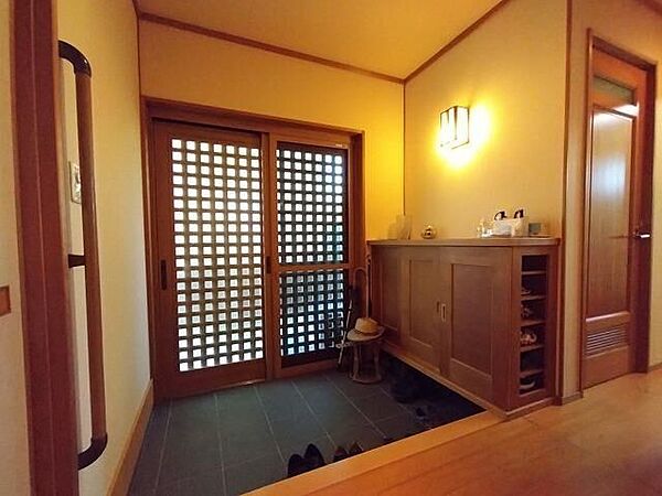 玄関を拡大表示