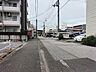 外観：南側道路 東から西方向