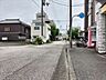 外観：南側道路 西から東方向