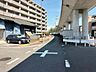 外観：南側道路 西から東方向