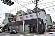 鹿児島銀行たてばば支店【鹿児島銀行たてばば支店】鹿児島市下竜尾町にある銀行です。窓口　9