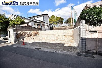 外観：南向き道路【敷地面積169.83m2(51.37坪)】建築条件付き！