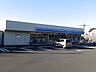 周辺：[ローソン 松元インター店]飲食品、日用品を取扱うコンビニエンスストアー 820m