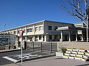 県立養護学校校訓　・明るく　・強く　・たくましく 170m