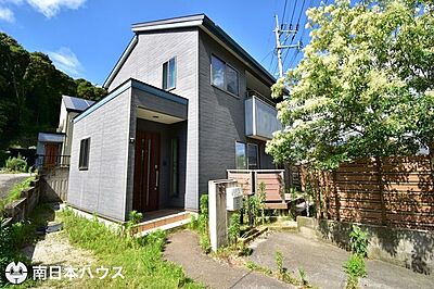 外観：南向き道路【敷地面積207.90m2(62.88坪)】駐車2台！即日ご内覧可能です♪