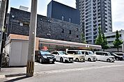セブンイレブン照国神社前店【セブンイレブン照国神社前店】鹿児島市照国町にあるコンビニです。設備・サービス　駐車場あり、ATM、マルチコピー機、お会計セルフレジ、セブンミール等 180m