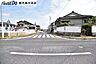 外観：前面道路含む現地写真