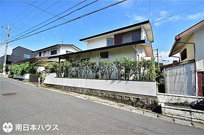 外観:北西向き【敷地面積179.95m2(54.43坪)】建築条件なし!建物解体渡しです♪ 外観:北西向き【敷地面積179.95m2(54.43坪)】建築条件なし!建物解体渡しです♪