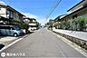 外観：【前面道路】北西向きの前面道路幅は約6ｍと余裕のある広さです！交通量も少なく静かな住環境です♪