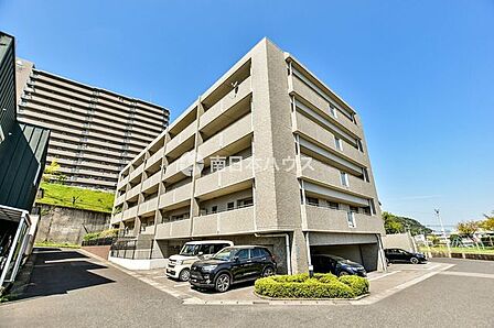 【フラワーマンション西鹿児島の外観】