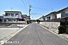 その他：【前面道路】北西向きの前面道路幅は約6ｍです！団地内の道路で交通量の少ない静かな住環境です♪