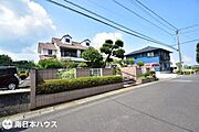 【外観】令和7年8月18日　撮影南向きの日当たり良好な敷地です！