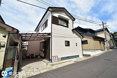外観:東向き道路【敷地面積101.49m2(30.7坪)】駐車1台!内外装リフォーム済み! 外観:東向き道路【敷地面積101.49m2(30.7坪)】駐車1台!内外装リフォーム済み!